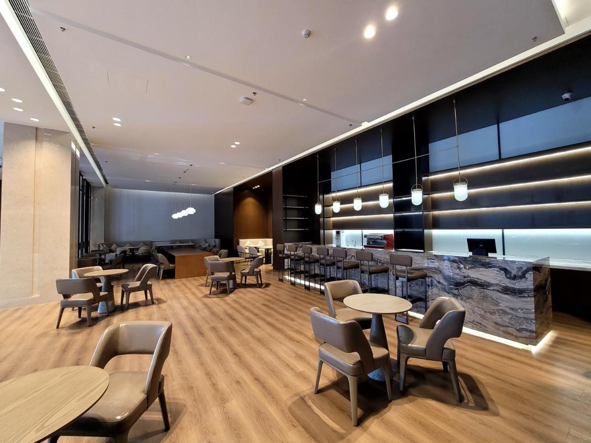 Vm Hotel Phnom Penh Eksteriør bilde