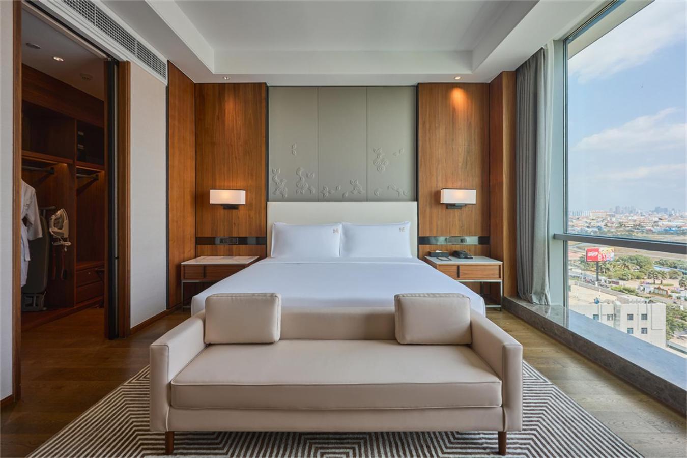 Vm Hotel Phnom Penh Eksteriør bilde