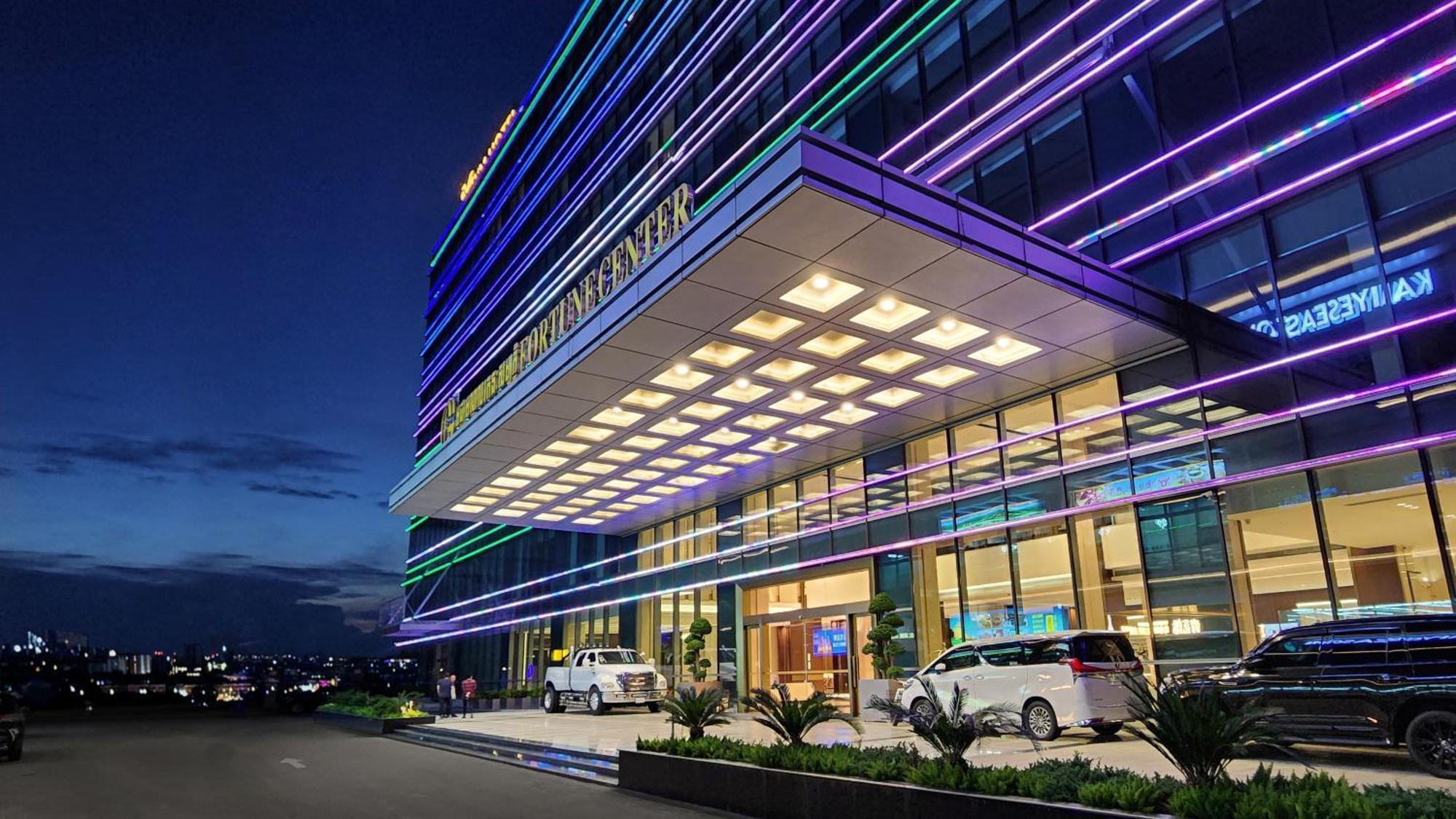 Vm Hotel Phnom Penh Eksteriør bilde