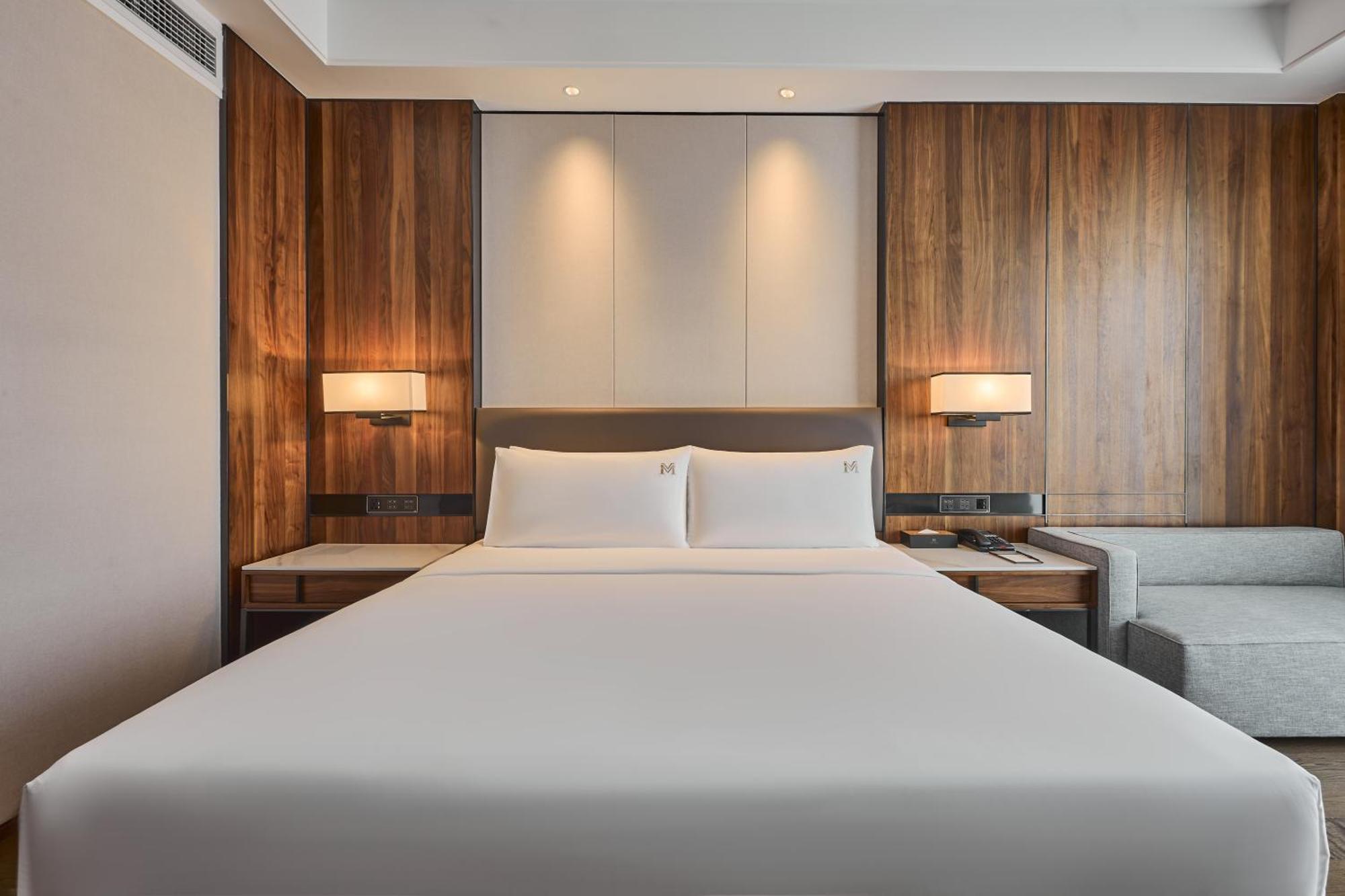 Vm Hotel Phnom Penh Eksteriør bilde