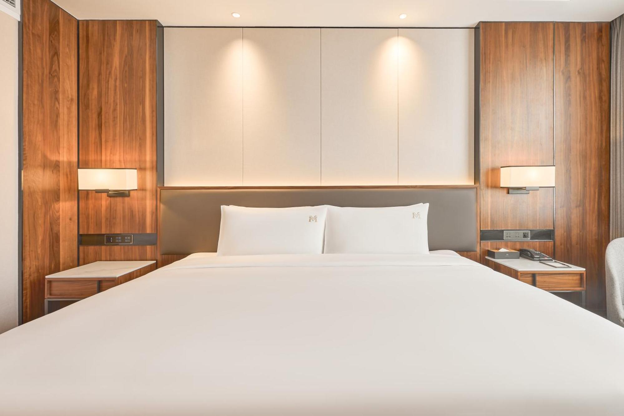 Vm Hotel Phnom Penh Eksteriør bilde